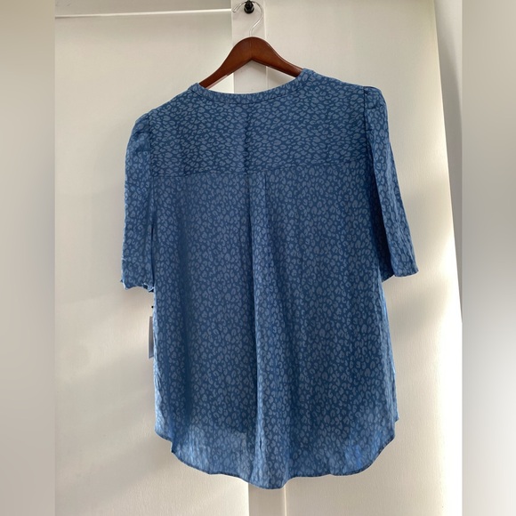 1.STATE NWT patterned light blue buttoned flounce sleeve top - XL 🩵 - Picture 2 of 5